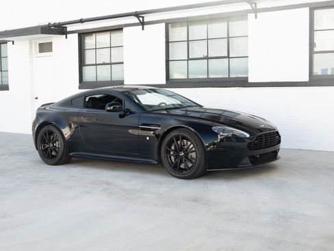 Used 2015 Aston Martin V8 Vantage GT image 4