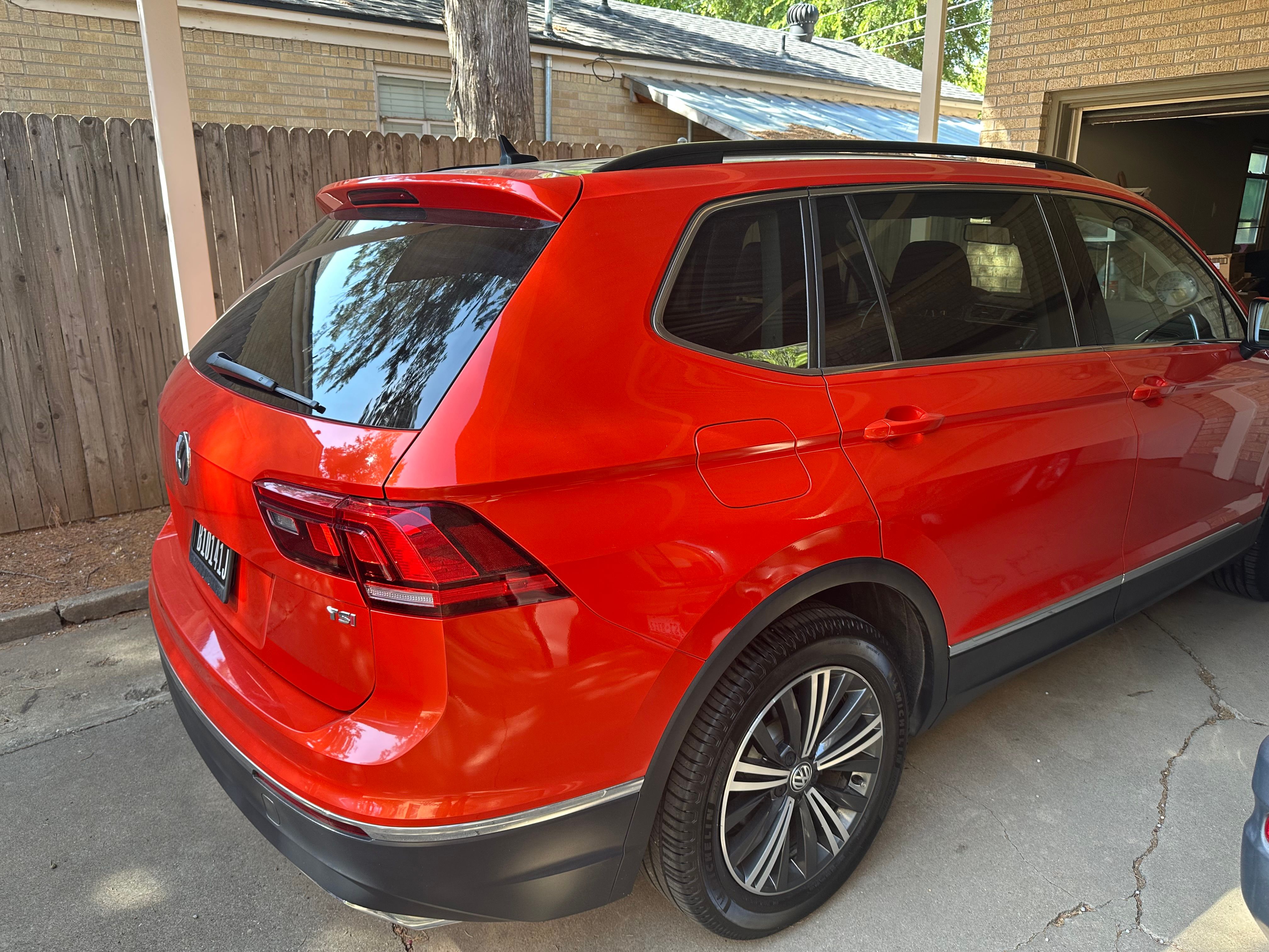 Used 2018 Volkswagen Tiguan SE FWD image 16