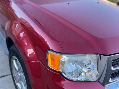 Used 2009 Ford Escape Limited AWD/4WD image 2
