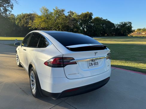 Used 2017 Tesla Model X 100D image 2