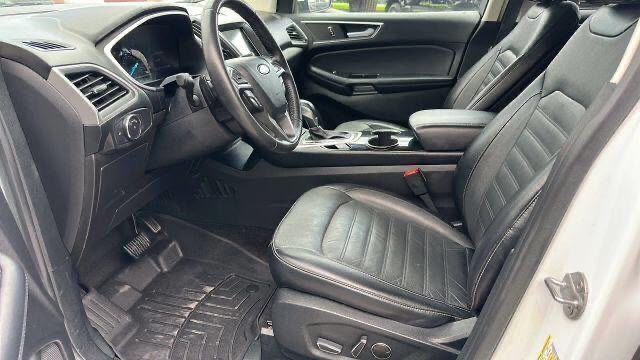 Used 2018 Ford Edge SEL w/ Equipment Group 201A AWD/4WD image 9