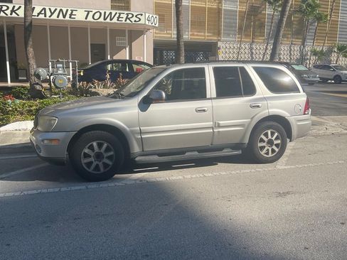 Used 2004 Buick Rainier CXL Plus w/ Sun And Satellite Package image 5