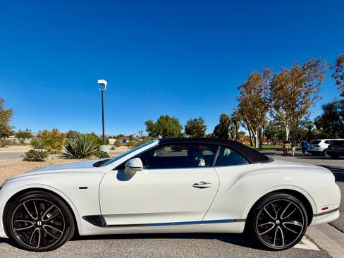 Used 2024 Bentley Continental GT V8 image 2