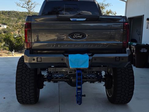 Used 2019 Ford F250 XLT w/ XLT Premium Package image 28