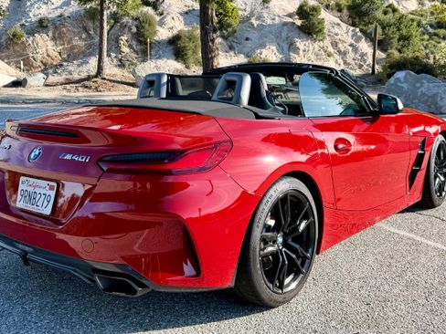 Used 2023 BMW Z4 M40i w/ Premium Package RWD image 1