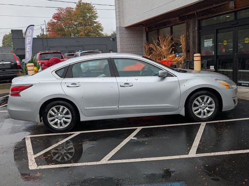 Used 2015 Nissan Altima 2.5 S w/ Power Driver Seat Package image 5