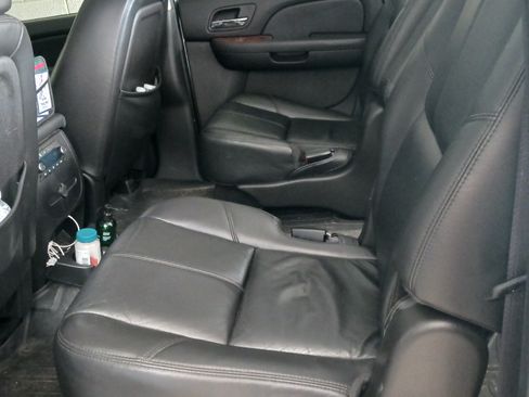 Used 2008 Chevrolet Suburban LT w/ LT Preferred Equipment Group image 11