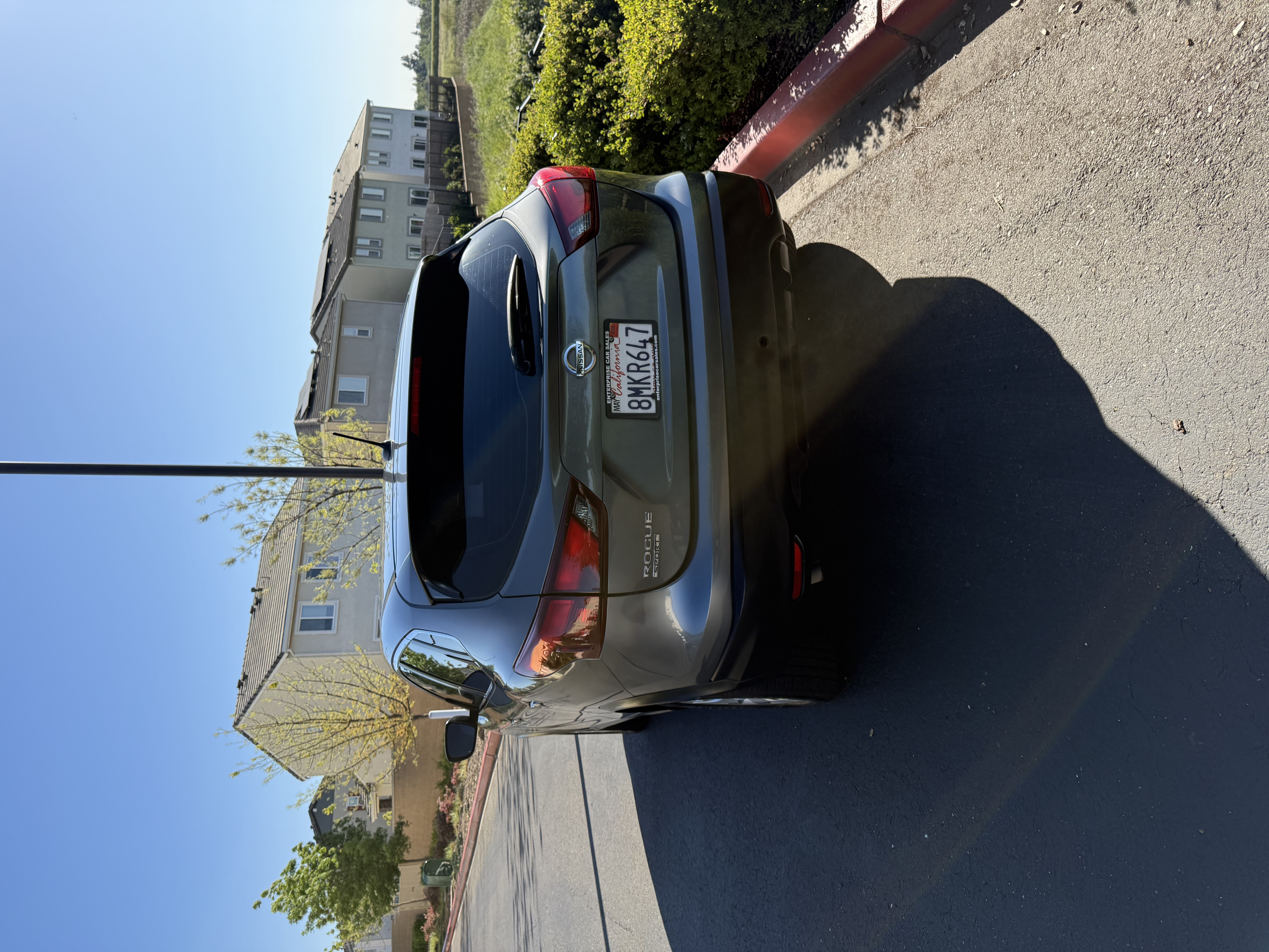 Used 2018 Nissan Rogue Sport S FWD image 2
