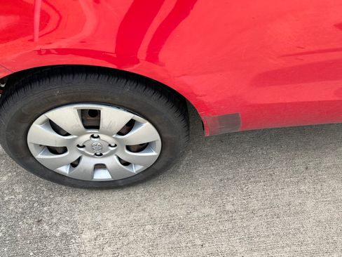 Used 2007 Toyota Yaris 2-Door Hatchback image 2