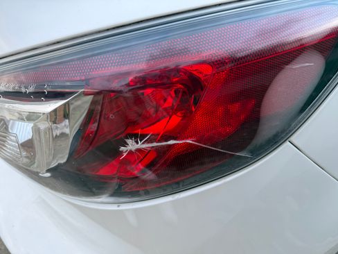 Used 2011 MAZDA MAZDA3 i Touring image 13