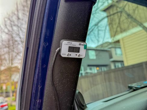 Used 2013 Jeep Wrangler Unlimited Sahara image 9