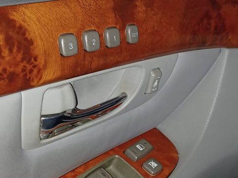 Used 2004 Lexus LS 430 image 17