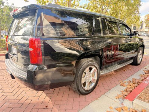 Used 2015 Chevrolet Suburban LTZ image 8