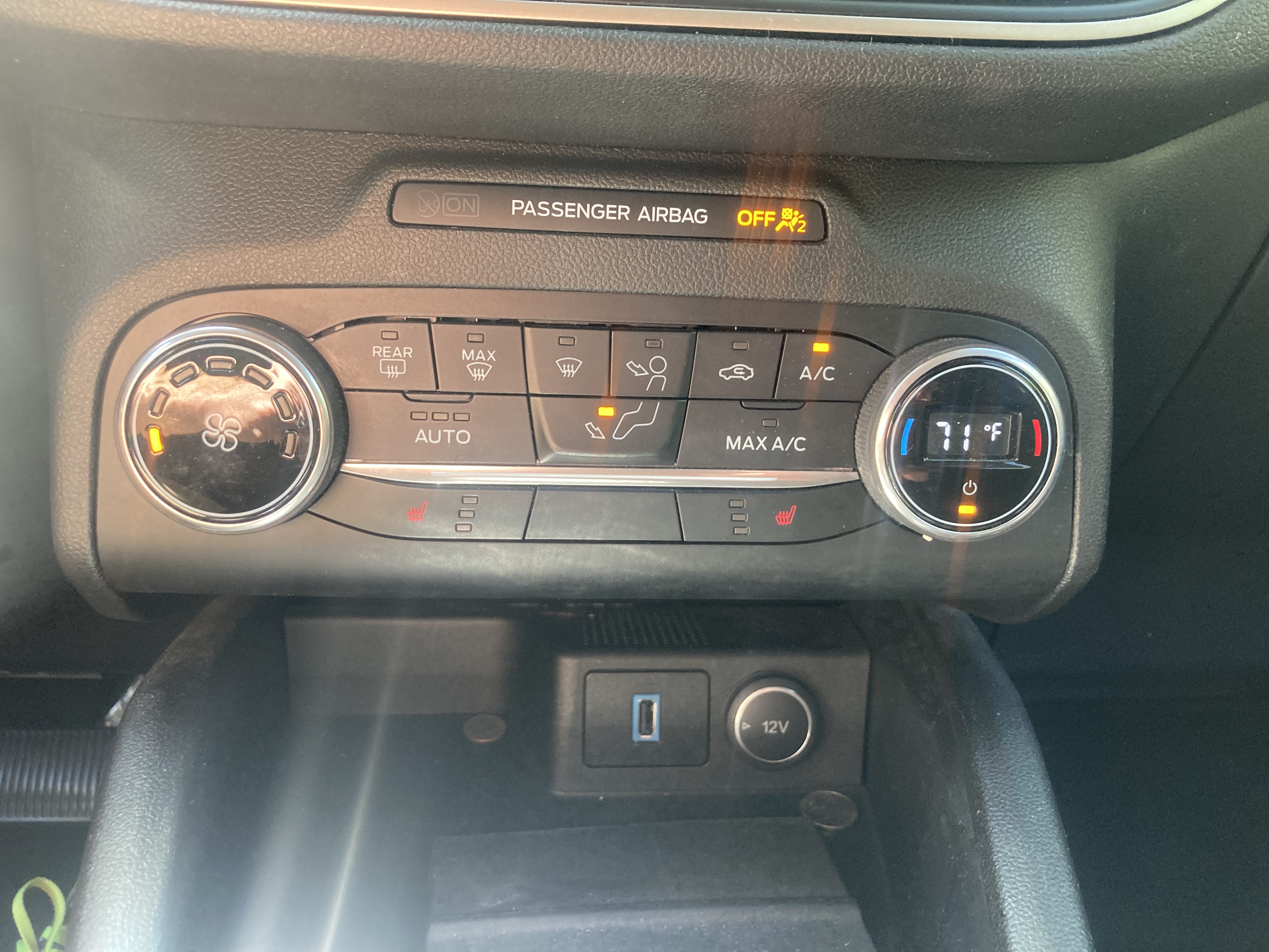 Used 2020 Ford Escape SE FWD image 14