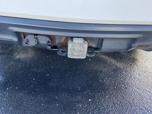 Used 2015 Jeep Grand Cherokee Laredo w/ Security & Convenience Group image 10