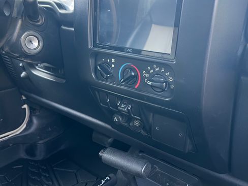 Used 2005 Jeep Wrangler Sport w/ 30" Tire & Wheel Group AWD/4WD image 15