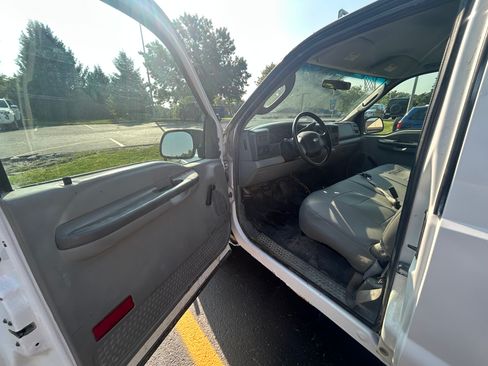 Used 2003 Ford F250 XL RWD image 12