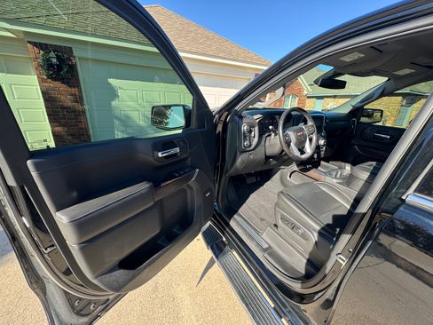 Used 2019 GMC Sierra 1500 SLT w/ SLT Premium Plus Package image 11