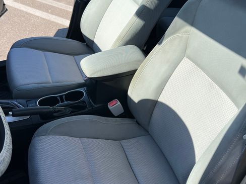 Used 2015 Toyota Corolla LE FWD image 6