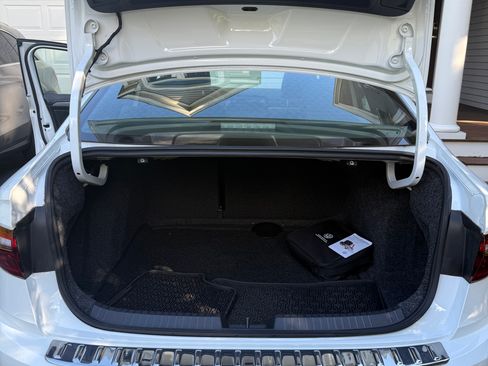 Used 2021 Volkswagen Jetta R-Line w/ R-Line Cold Weather Package image 11