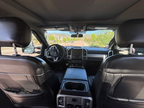 Used 2019 Ford F250 Lariat w/ Lariat Value Package AWD/4WD image 2