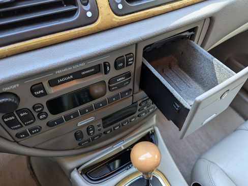 Used 2000 Jaguar S-TYPE 4.0 image 17