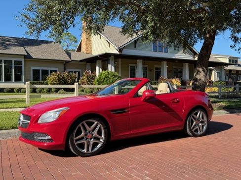 Used 2014 Mercedes-Benz SLK 250 image 2