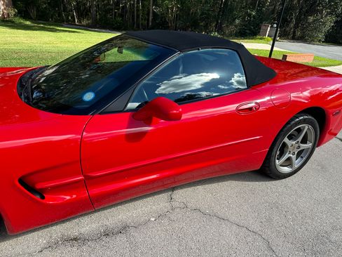 Used 2001 Chevrolet Corvette Convertible w/ Preferred Equipment Group1 RWD image 12