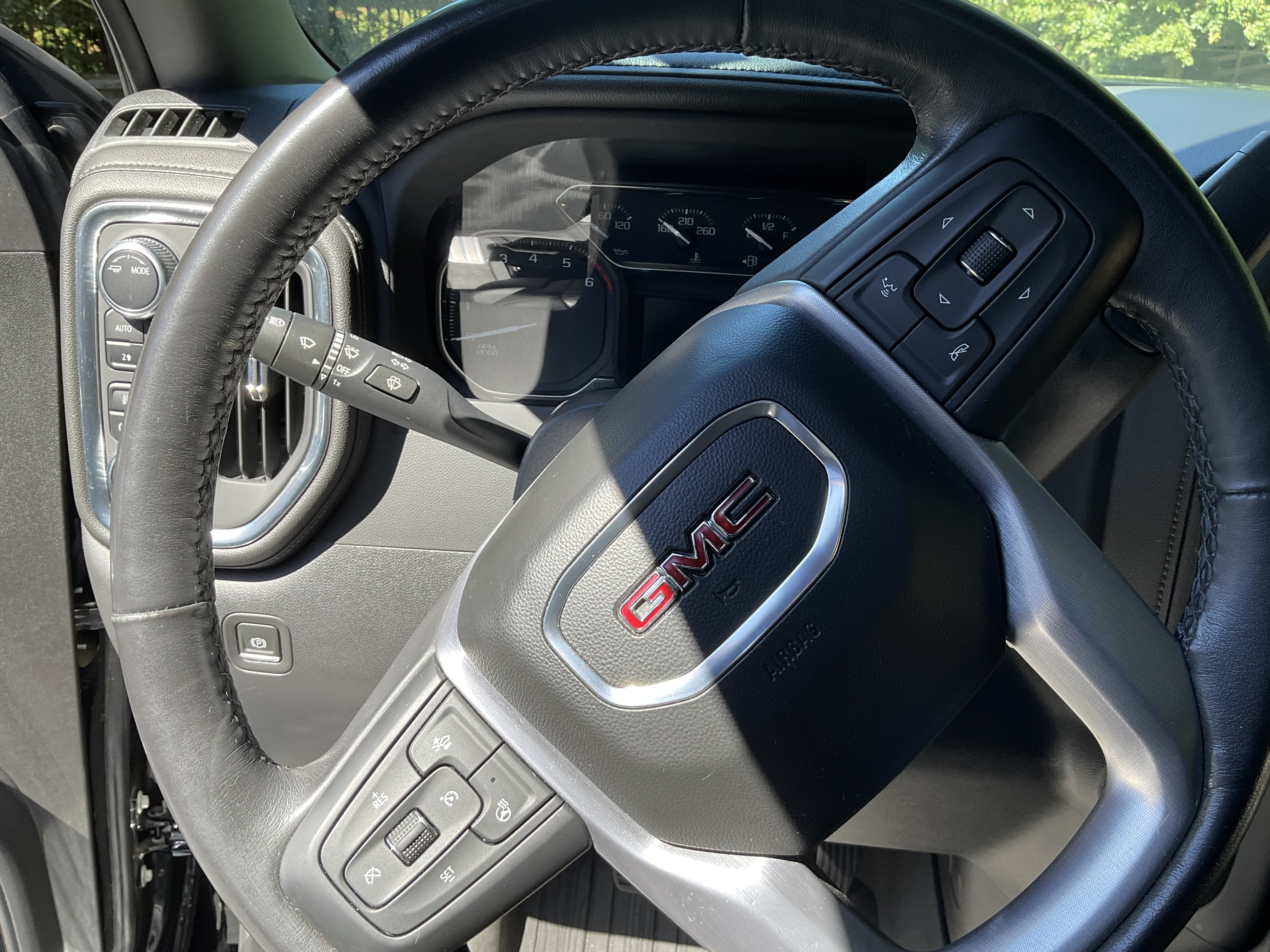 Used 2022 GMC Sierra 1500 SLT w/ SLT Premium Plus Package AWD/4WD image 14