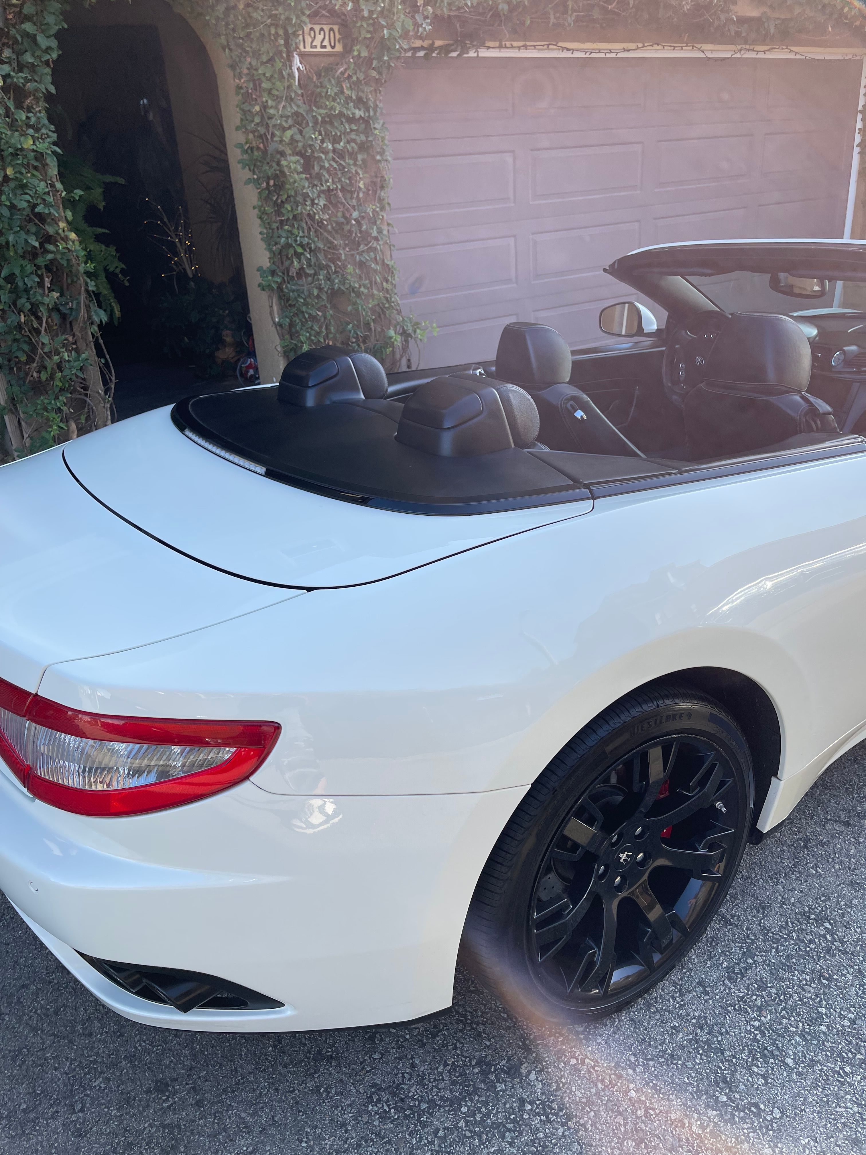 Used 2012 Maserati GranTurismo Convertible RWD image 6