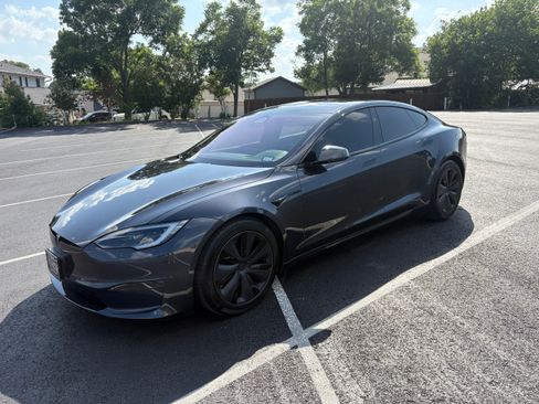 Used 2025 Tesla Model S AWD/4WD image 1