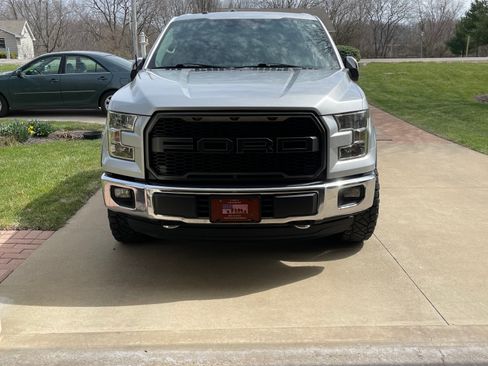 Used 2016 Ford F150 Lariat image 2