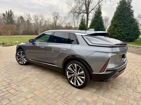 Used 2023 Cadillac Lyriq 2WD image 2