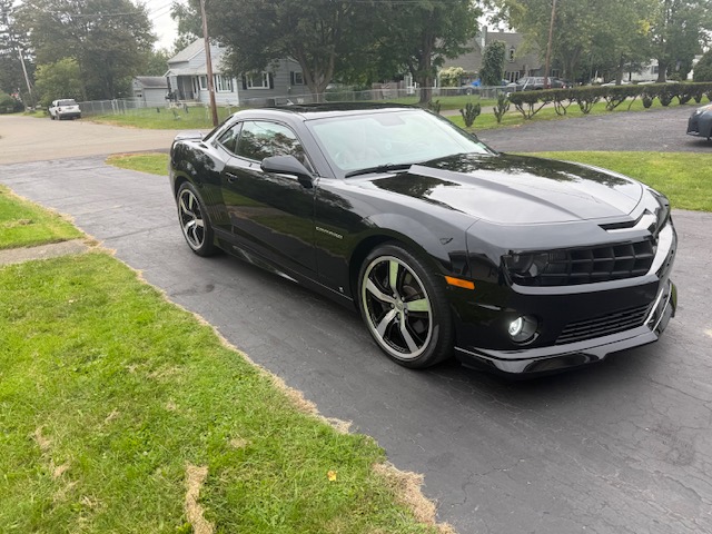 Used 2010 Chevrolet Camaro SS RWD image 4