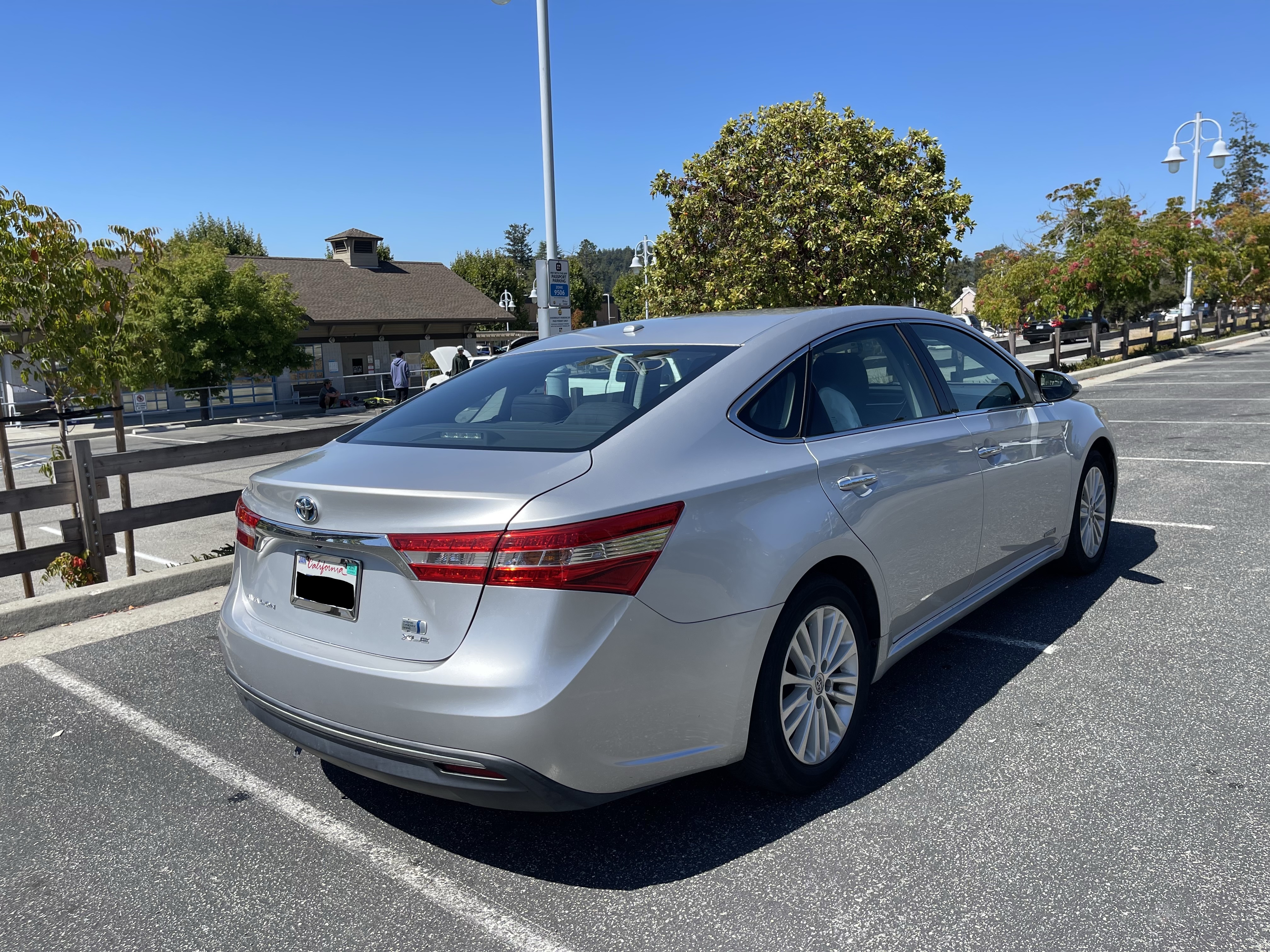 Used 2014 Toyota Avalon XLE Touring FWD image 8