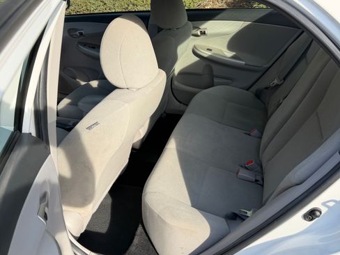 Used 2012 Toyota Corolla LE image 11