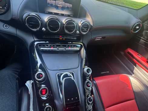 Used 2018 Mercedes-Benz AMG GT Roadster image 17