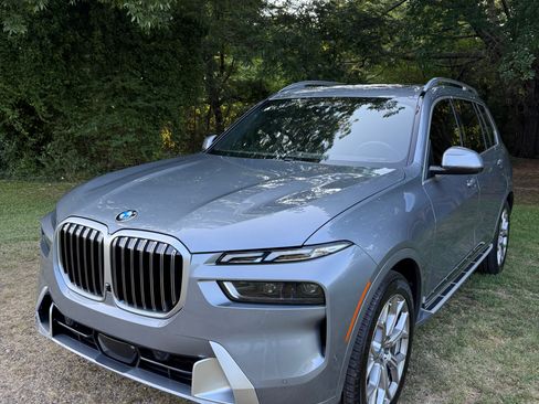 Used 2024 BMW X7 xDrive40i w/ Executive Package image 4