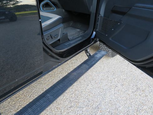 Used 2024 Ford Bronco Wildtrak AWD/4WD image 6