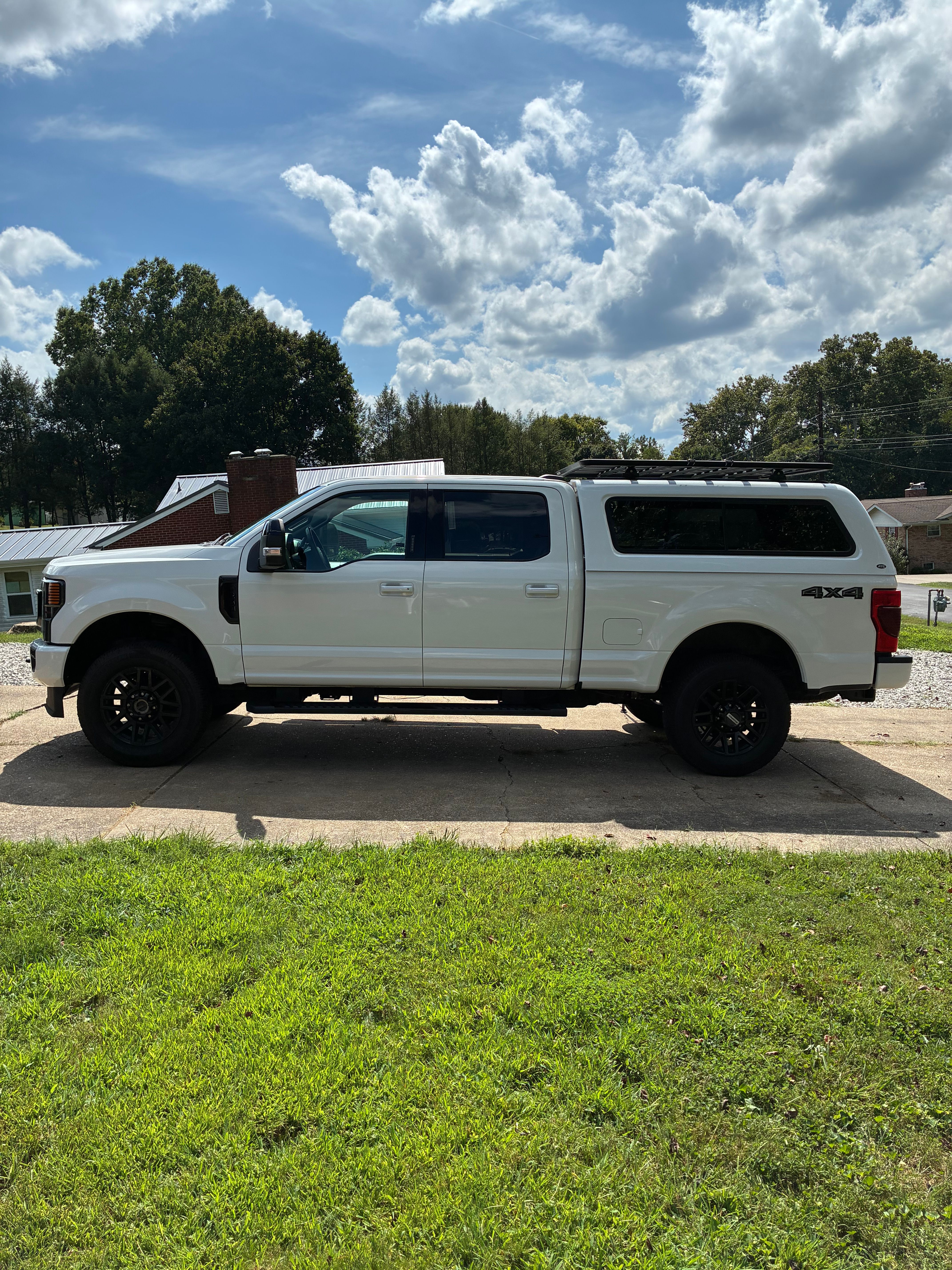 Used 2021 Ford F250 Lariat AWD/4WD image 2