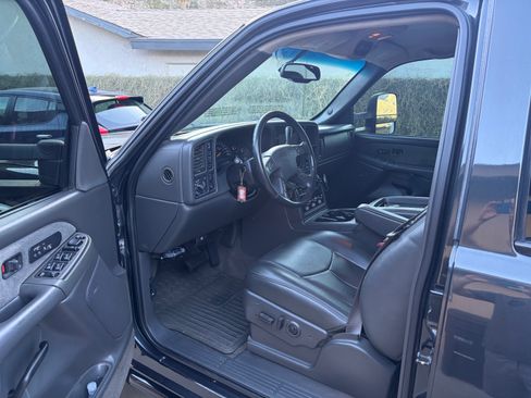 Used 2003 GMC Sierra 2500 SLT w/ SLT Preferred Equipment Group image 6