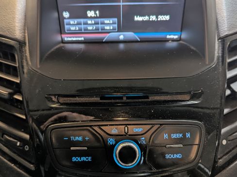 Used 2014 Ford Fiesta SE w/ Equipment Group 201A image 5