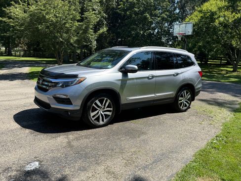 Used 2017 Honda Pilot Elite image 1
