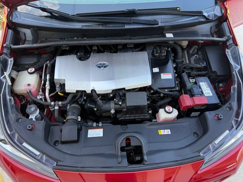 Used 2020 Toyota Prius L Eco image 13