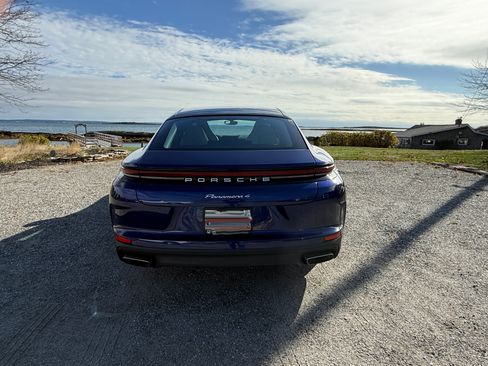 Used 2024 Porsche Panamera 4 image 6