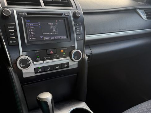 Used 2014 Toyota Camry SE w/ Fleet Convenience Package FWD image 11