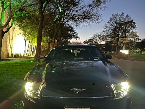 Used 2014 Ford Mustang Coupe image 8