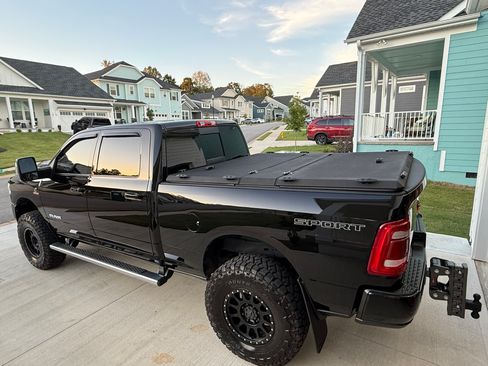 Used 2024 RAM 2500 Laramie w/ Sport Appearance Package image 30