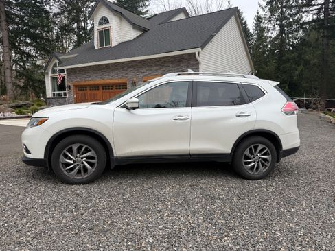 Used 2015 Nissan Rogue SL w/ SL Premium Package image 4