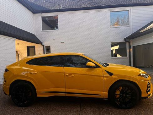 Used 2019 Lamborghini Urus image 11